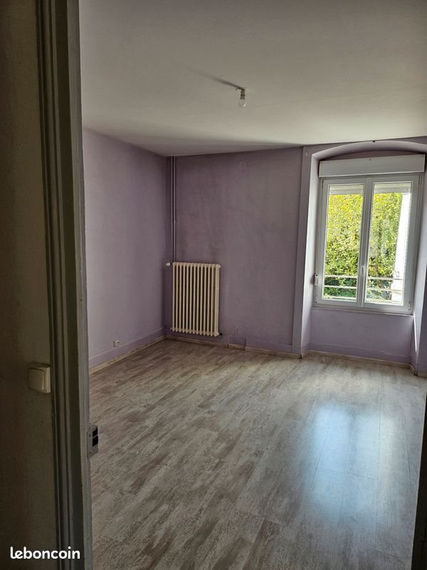 Appartement à louer, 64m², Montbozon