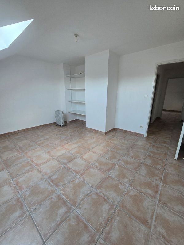Appartement à louer, 140m², Larians-et-Munans