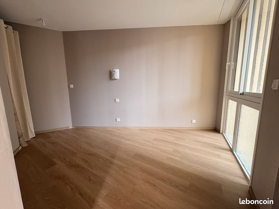 Appartement à louer, 43m², Saint-Flour