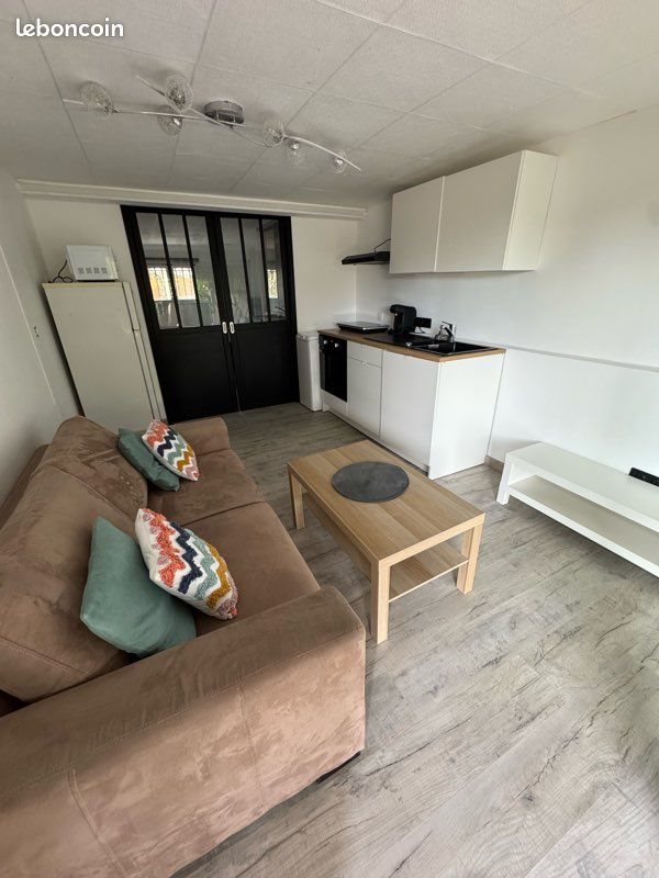 Appartement à louer, 27m², Saint-Etienne-du-Grès