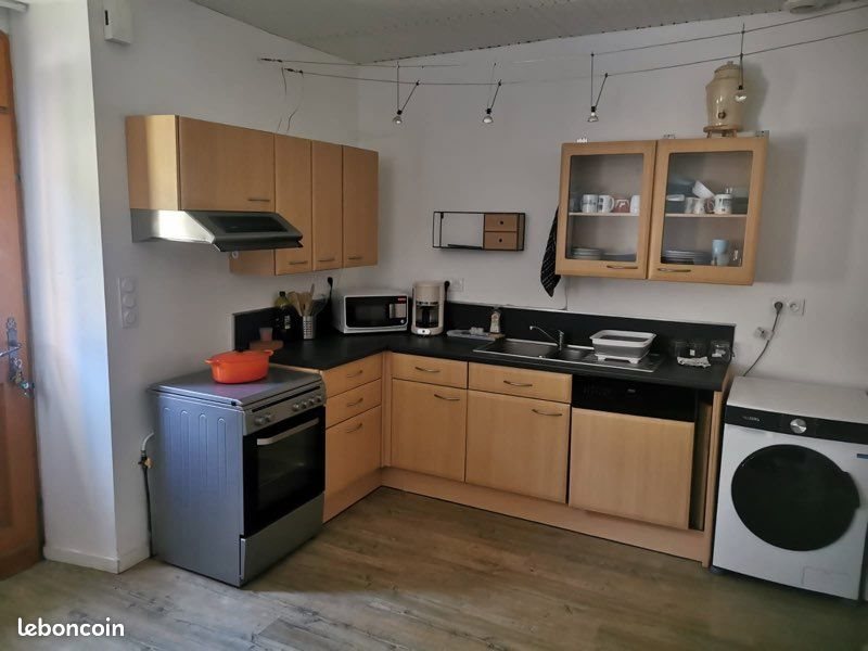 Maison à louer, 85m², Lieuron