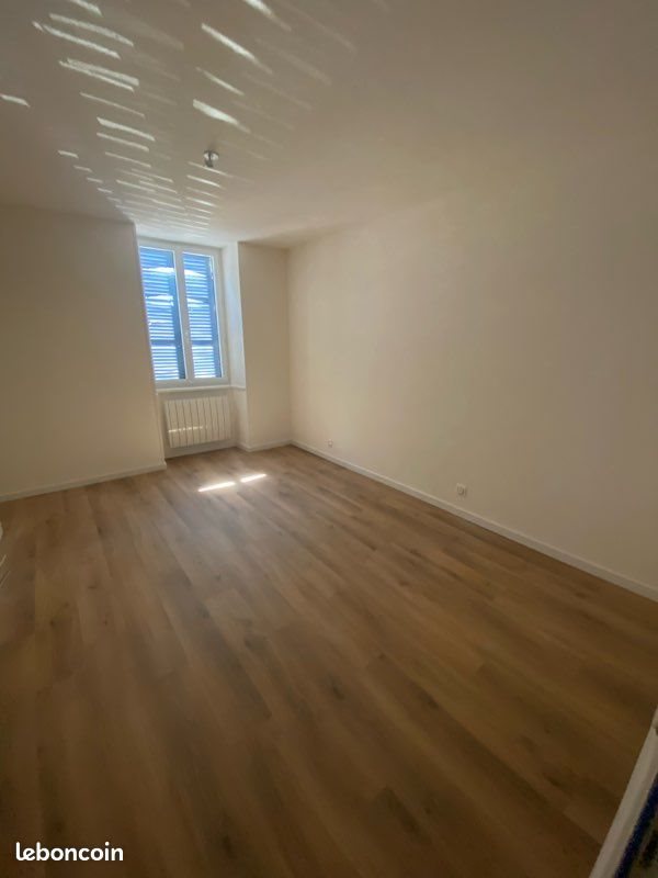 Appartement à louer, 75m², Couches