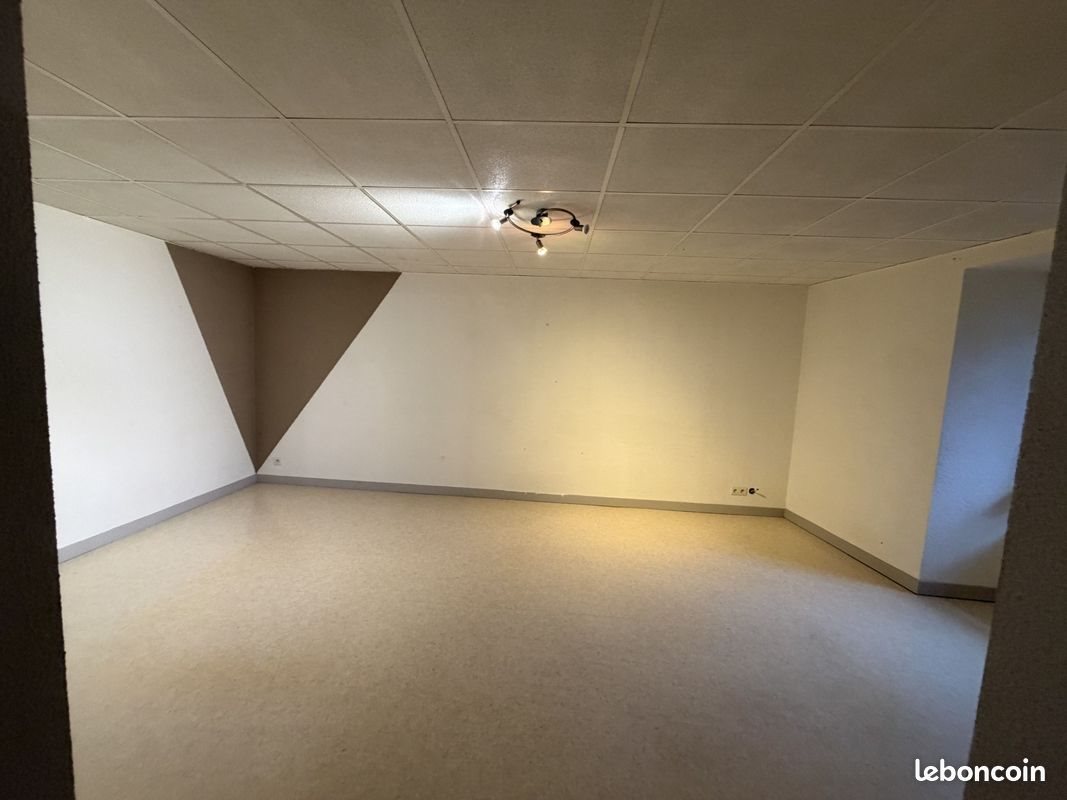 Appartement à louer, 80m², Villersexel