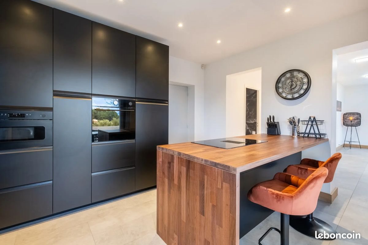 Maison à louer, 163m², Châteauneuf-Grasse