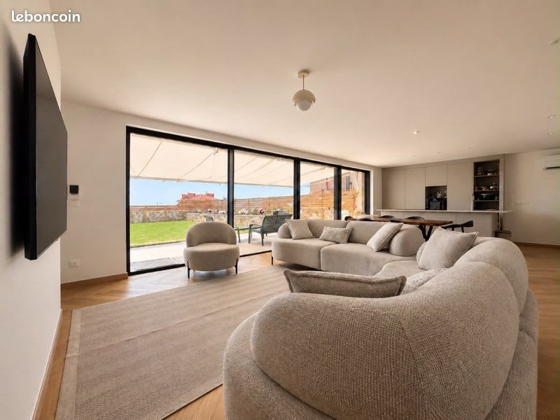 Appartement à louer, 131m², Menton