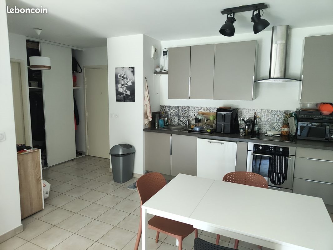 Appartement à louer, 58m², La Destrousse