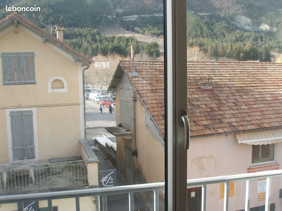 Appartement à louer, 53m², Saint-André-les-Alpes