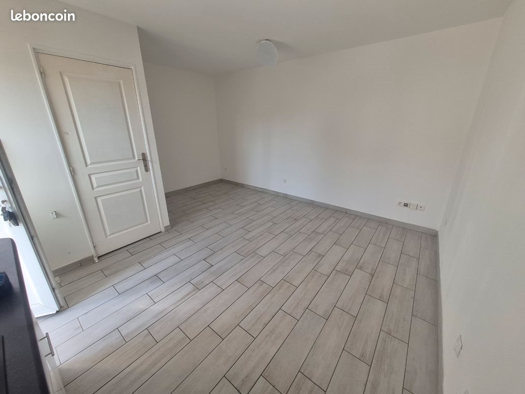 Appartement à louer, 19m², Les Clayes-sous-Bois