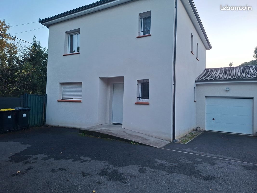 Maison à louer, 97m², Saint-Geniès-Bellevue