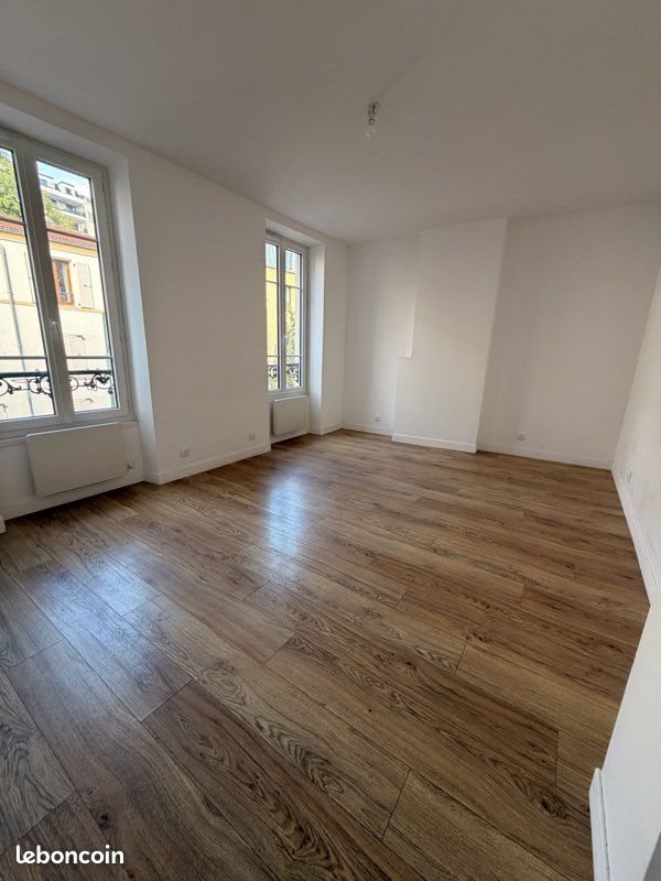 Appartement à louer, 22m², Saint-Maurice