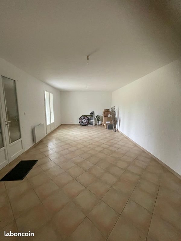 Maison à louer, 86m², Eyragues