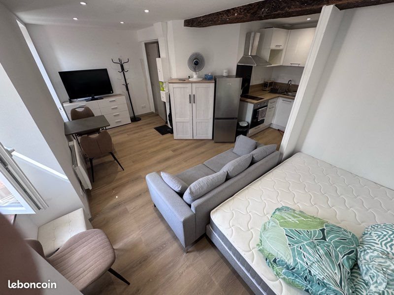 Appartement à louer, 25m², Saintes