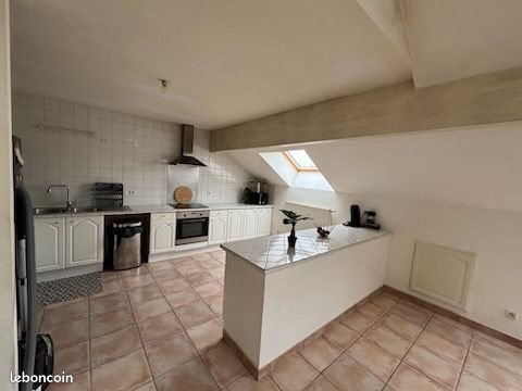 Appartement à louer, 140m², Larians-et-Munans