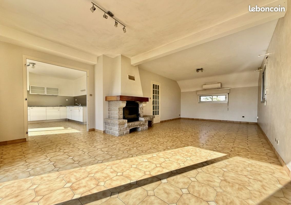 Maison à louer, 145m², Malville