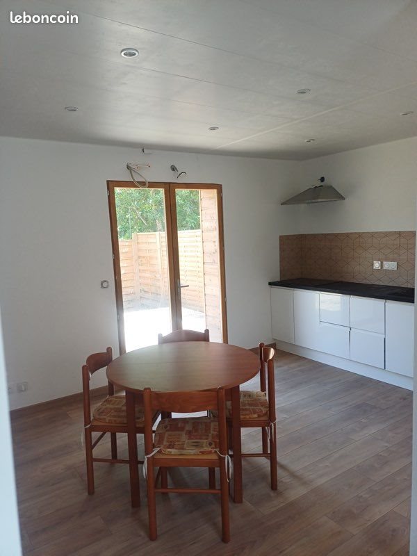 Appartement à louer, 40m², Sabres