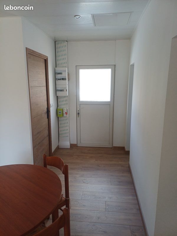 Appartement à louer, 40m², Sabres