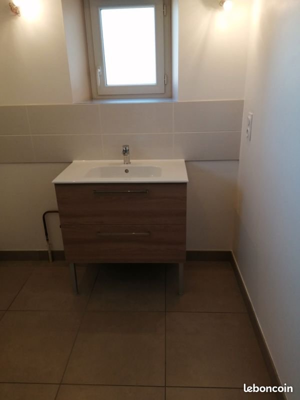 Maison à louer, 85m², Guipel