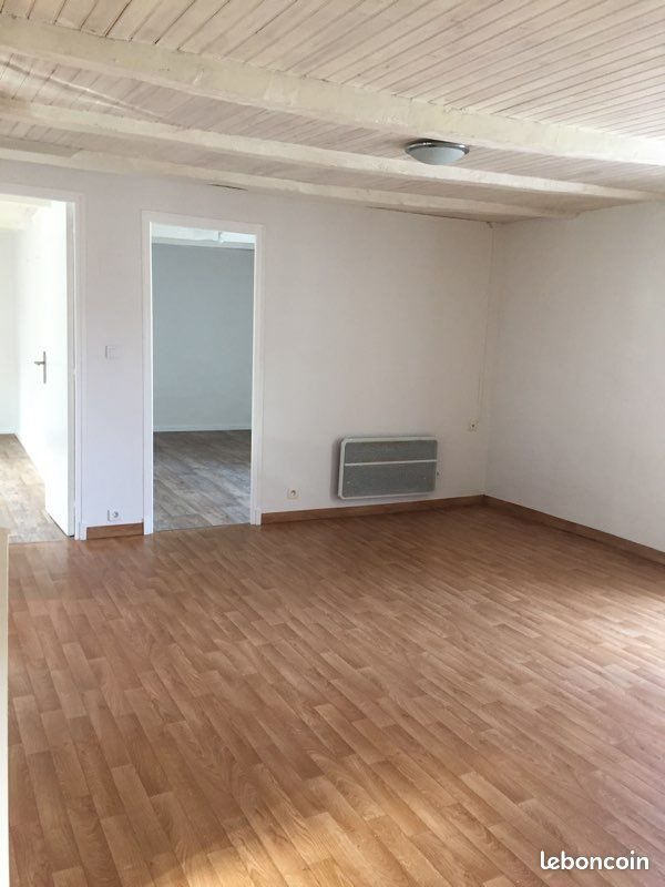 Appartement à louer, 73m², Saint-Broladre
