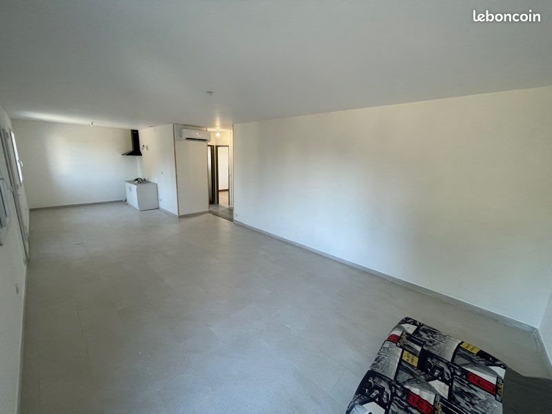 Maison à louer, 74m², Ayron