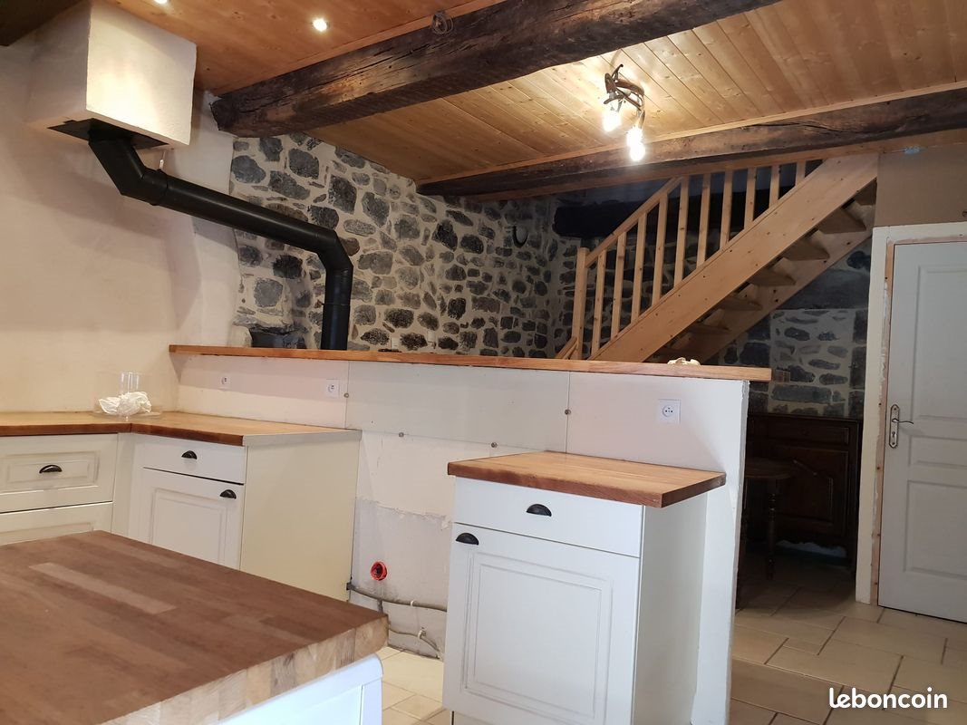 Maison à louer, 75m², Saint-Jean-le-Centenier