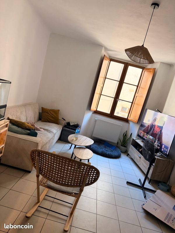 Appartement à louer, 90m², Villeneuve-de-Berg