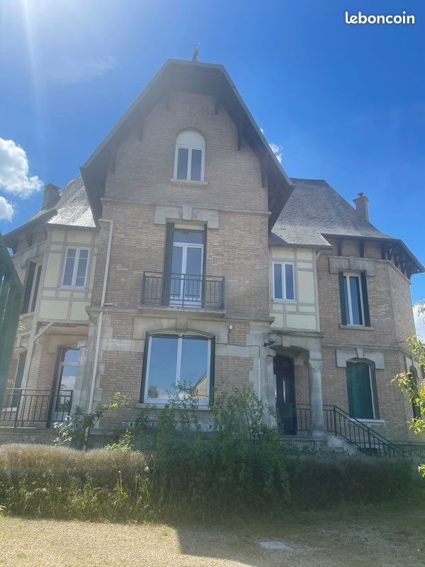 Appartement à louer, 90m², Bruyères-et-Montbérault