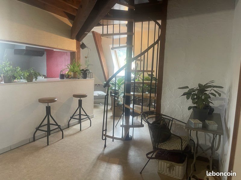 Appartement à louer, 90m², Bruyères-et-Montbérault