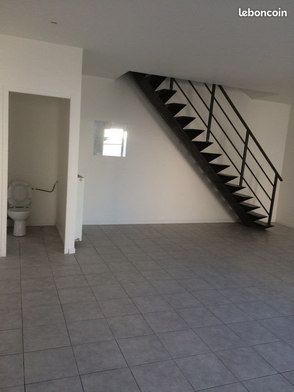 Maison à louer, 70m², Saint-Just-Malmont