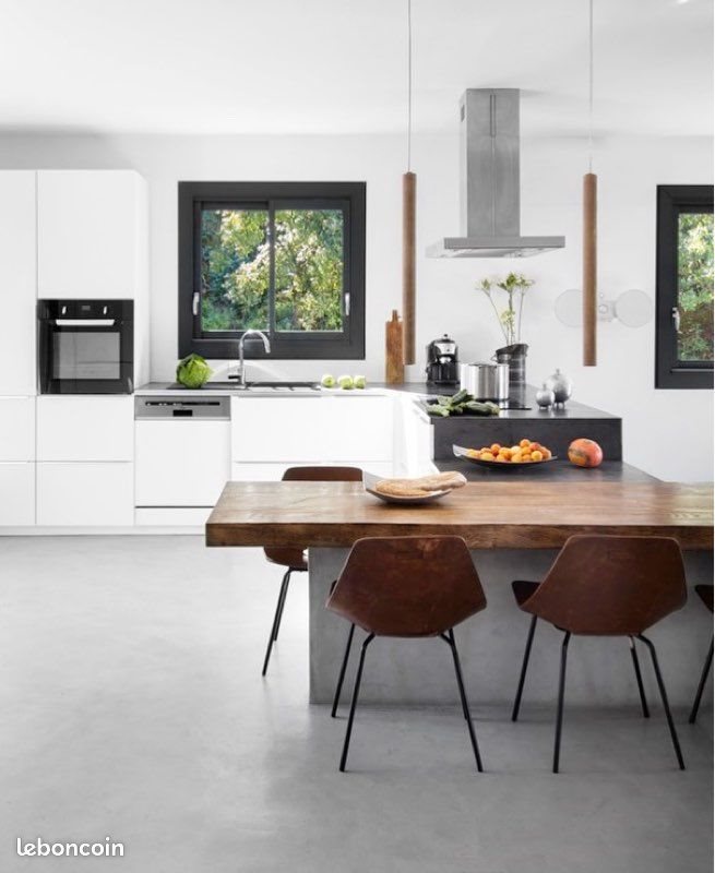 Maison à louer, 200m², Saint-Etienne-du-Grès