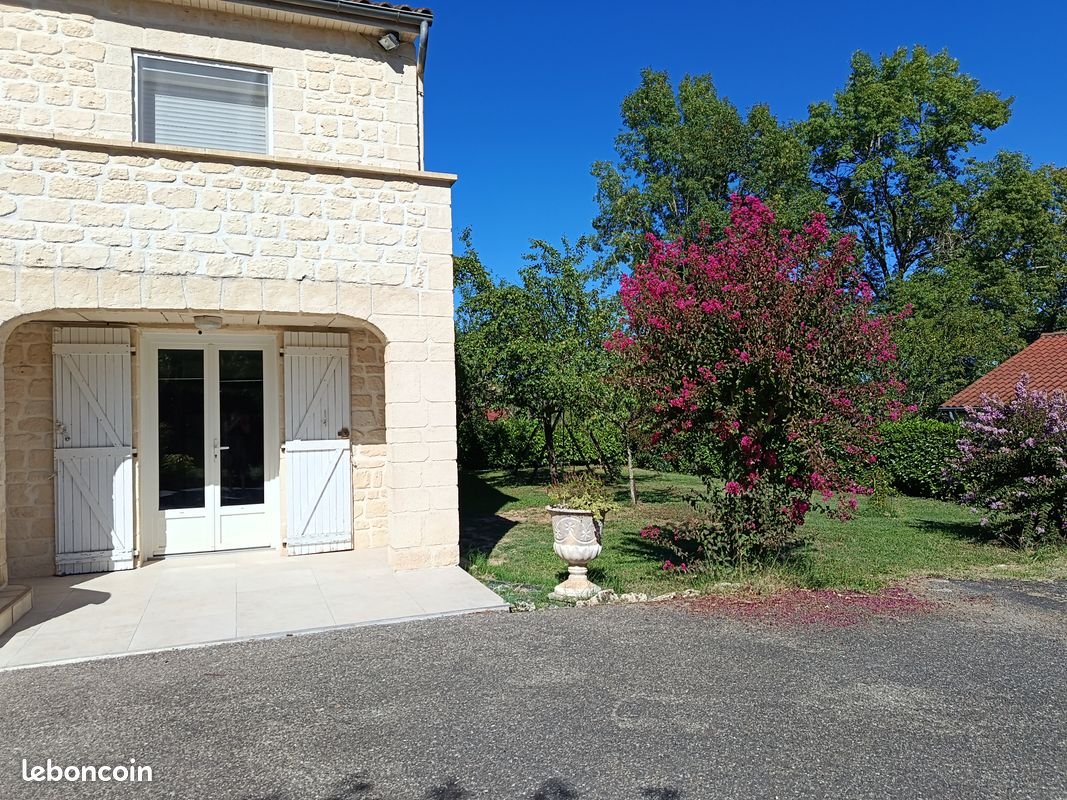 Appartement à louer, 54m², Gourdon