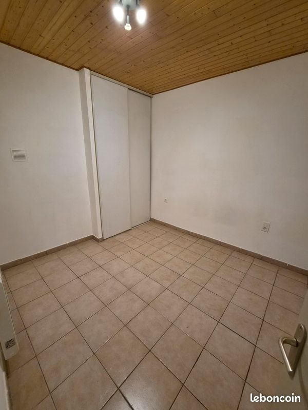Appartement à louer, 37m², Tourves