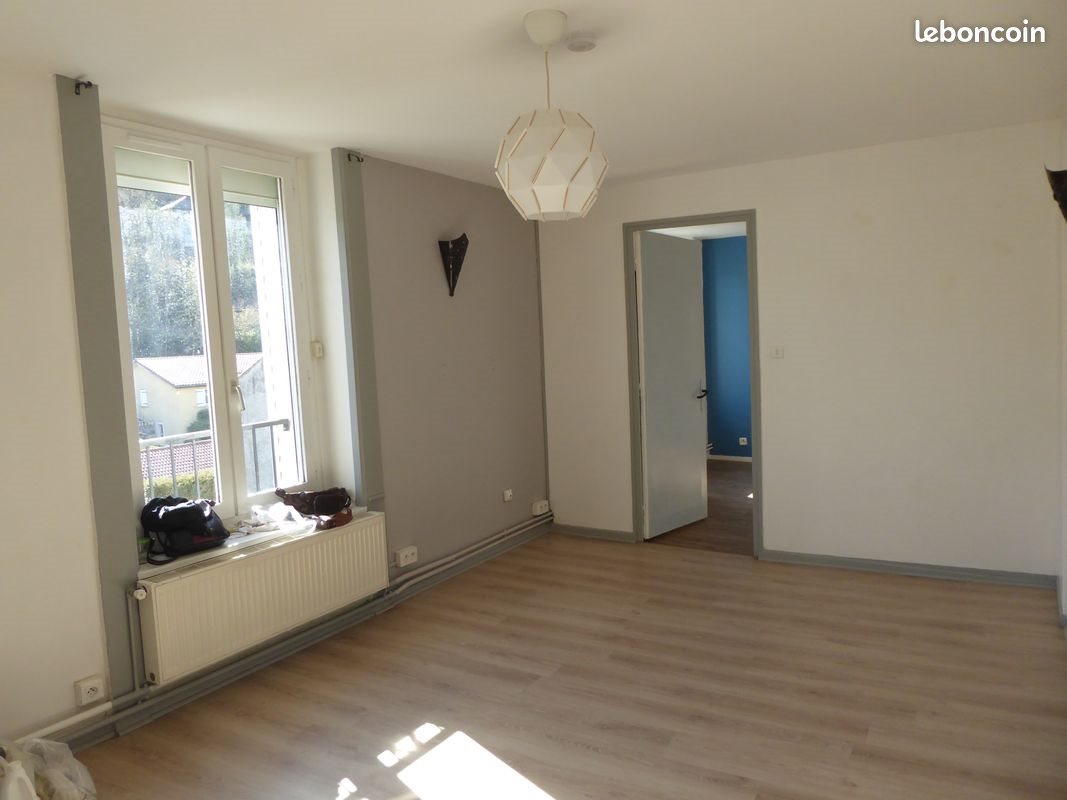 Appartement à louer, 47m², L'Etrat