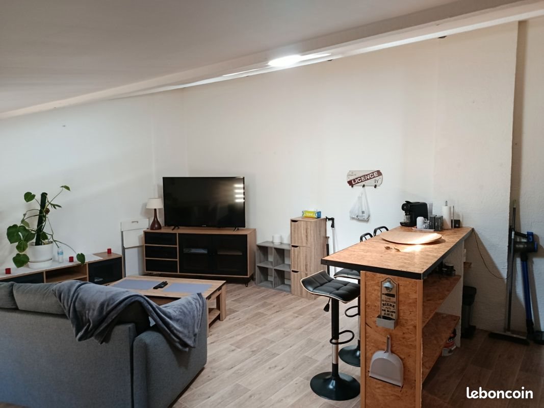 Appartement à louer, 55m², Cuges-les-Pins