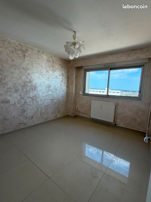 Appartement à louer, 78m², Vénissieux