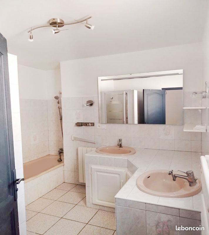 Appartement à louer, 65m², Marignane