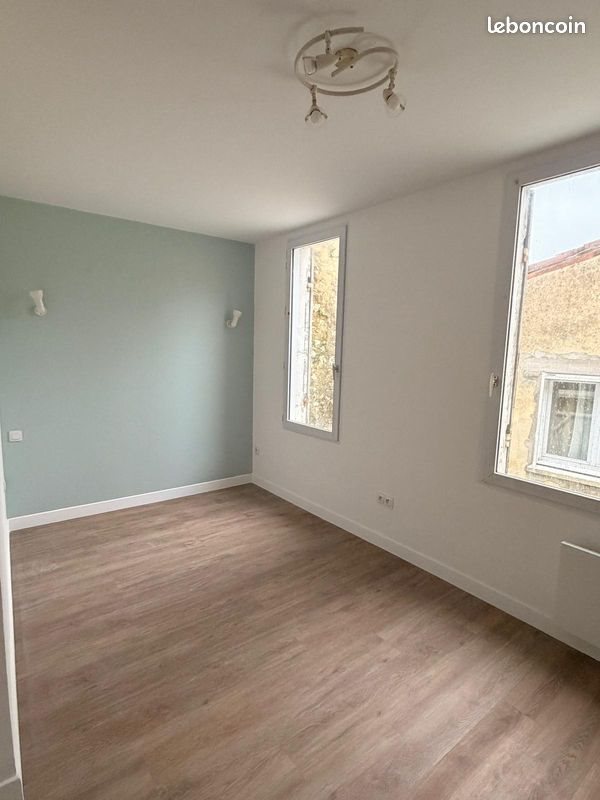 Appartement à louer, 20m², Saintes