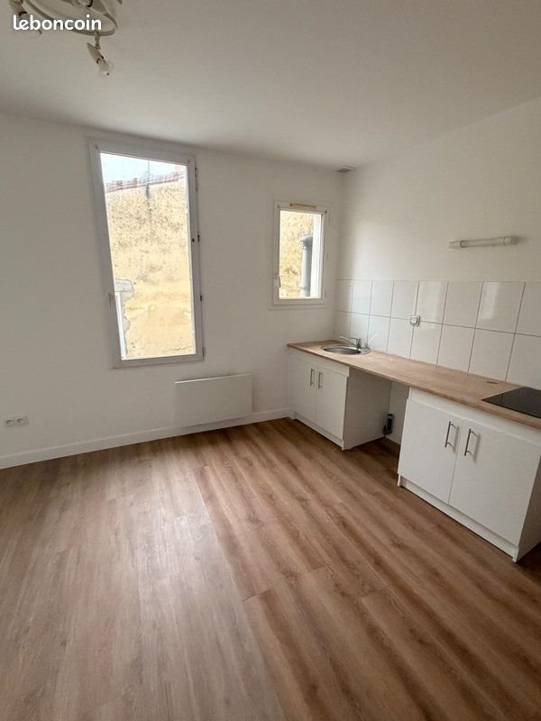 Appartement à louer, 20m², Saintes