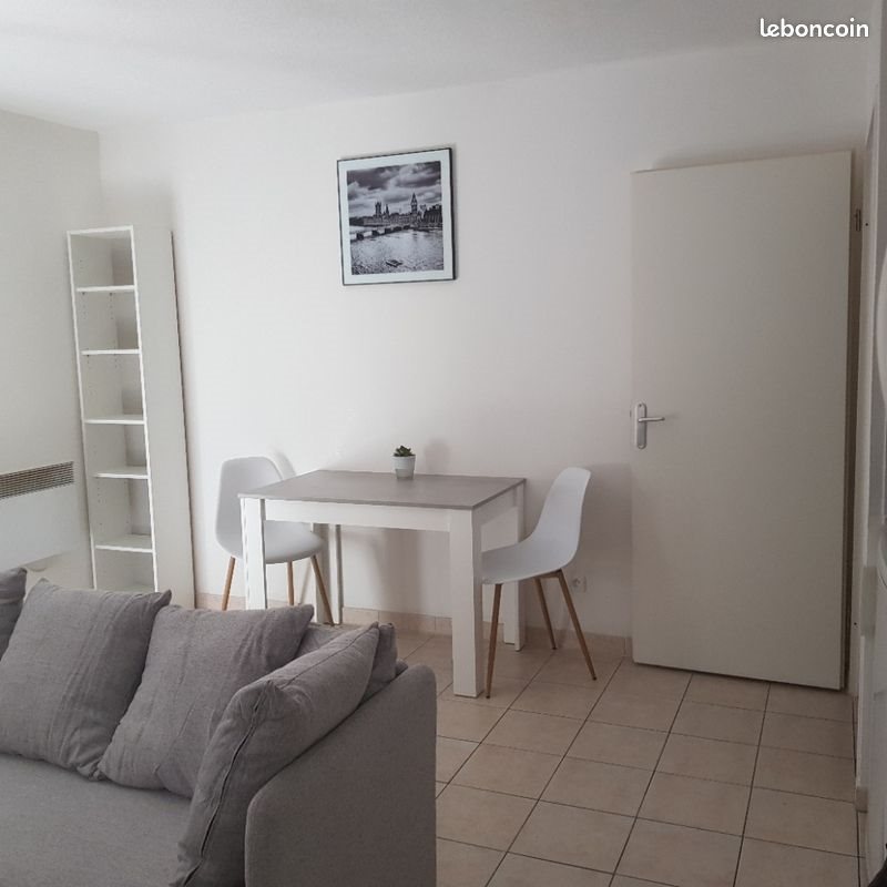 Appartement à louer, 25m², Nîmes
