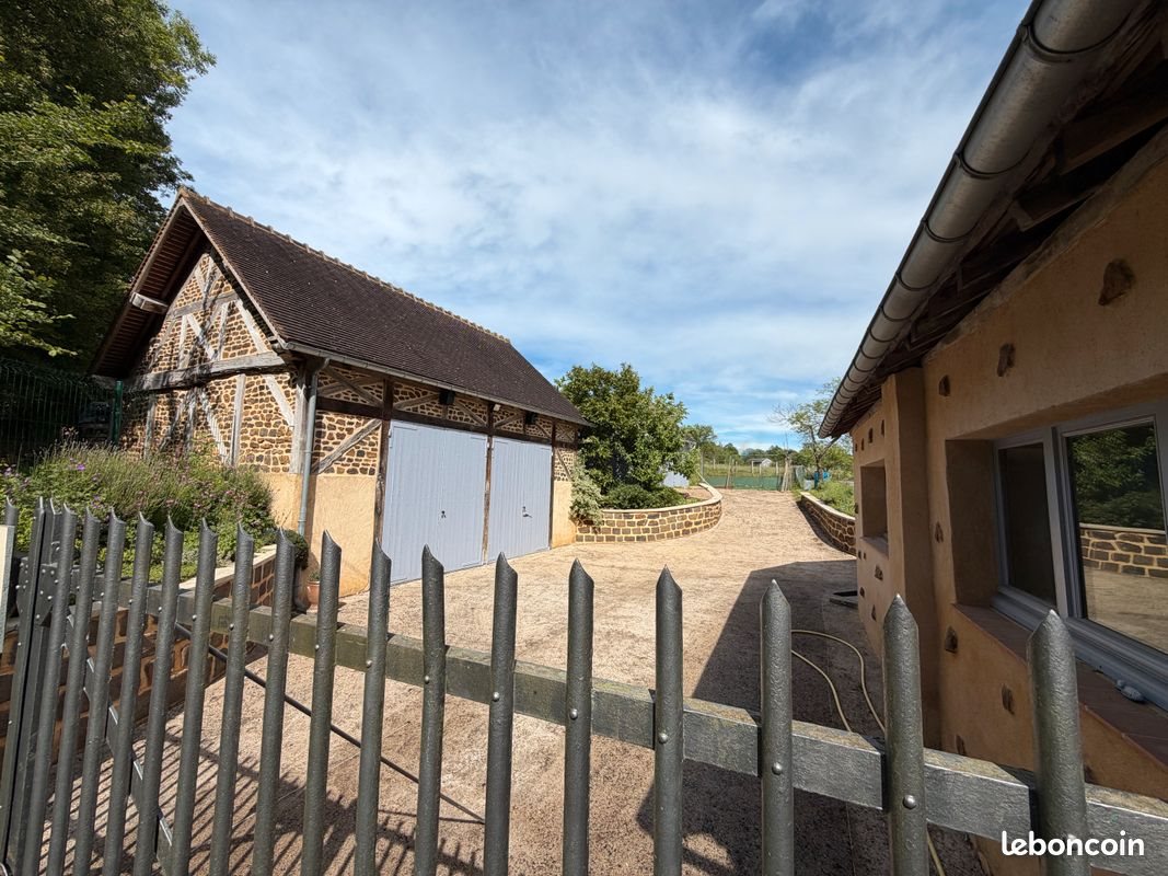 Maison à vendre, 250m², Saint-Sauveur-en-Puisaye