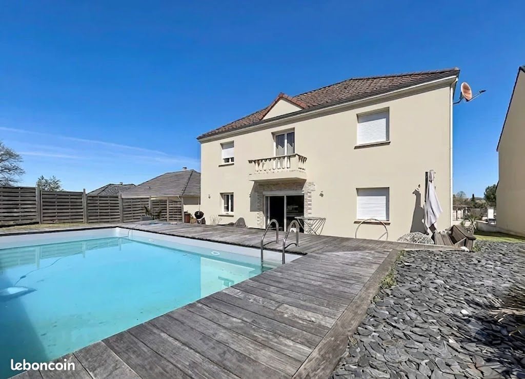 Maison à vendre, 158m², Saint-Pantaléon-de-Larche