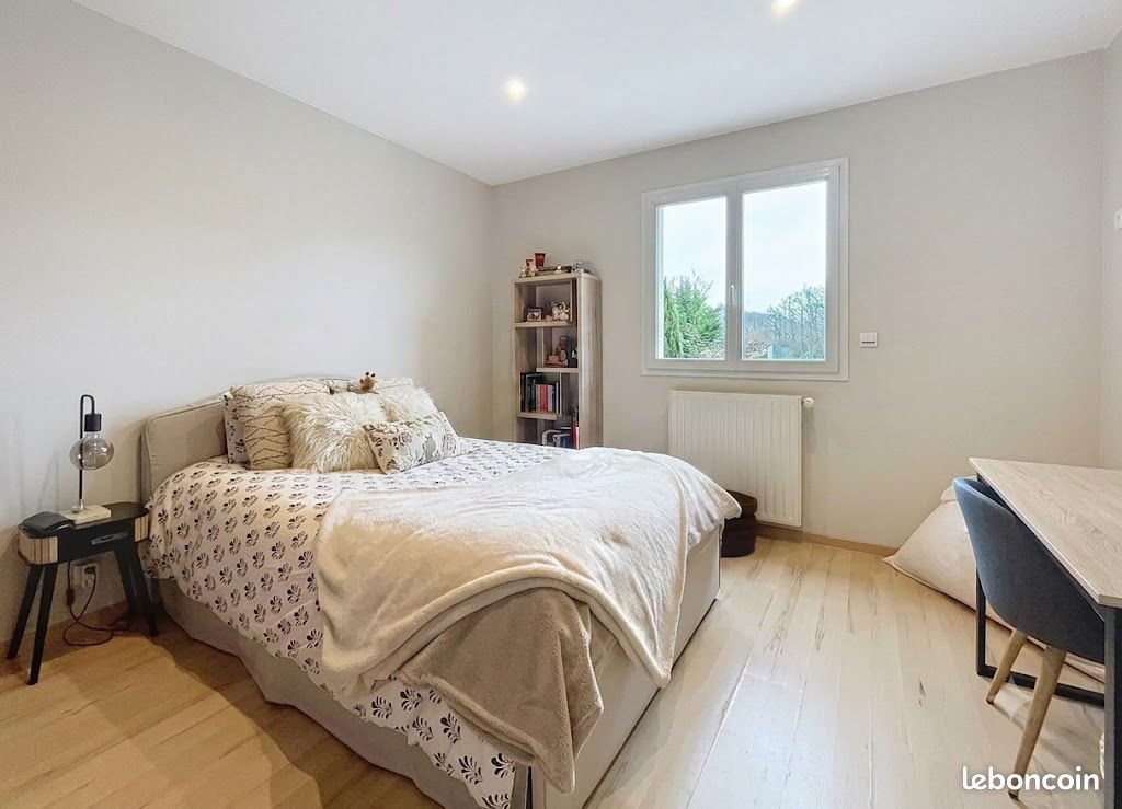 Maison à vendre, 158m², Saint-Pantaléon-de-Larche