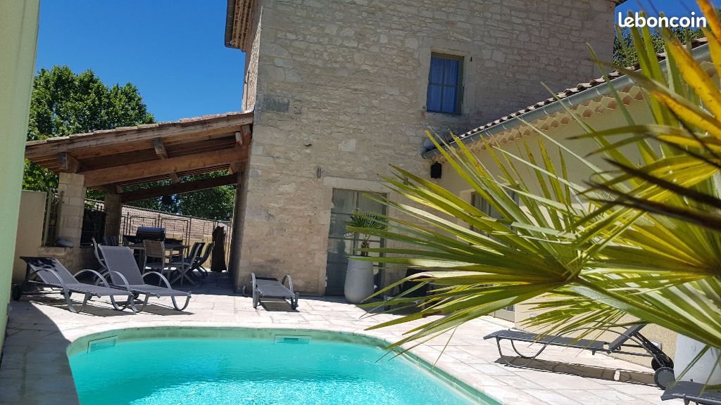 Maison à louer, 350m², Barjac