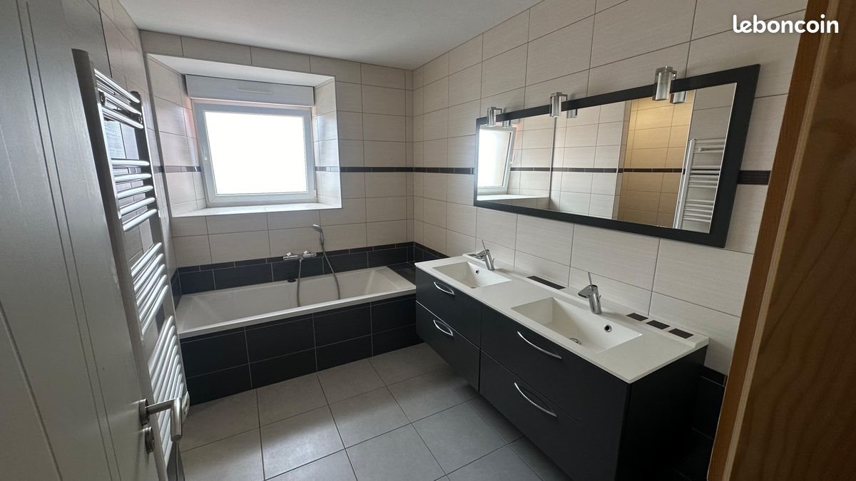 Appartement à louer, 95m², Arcey