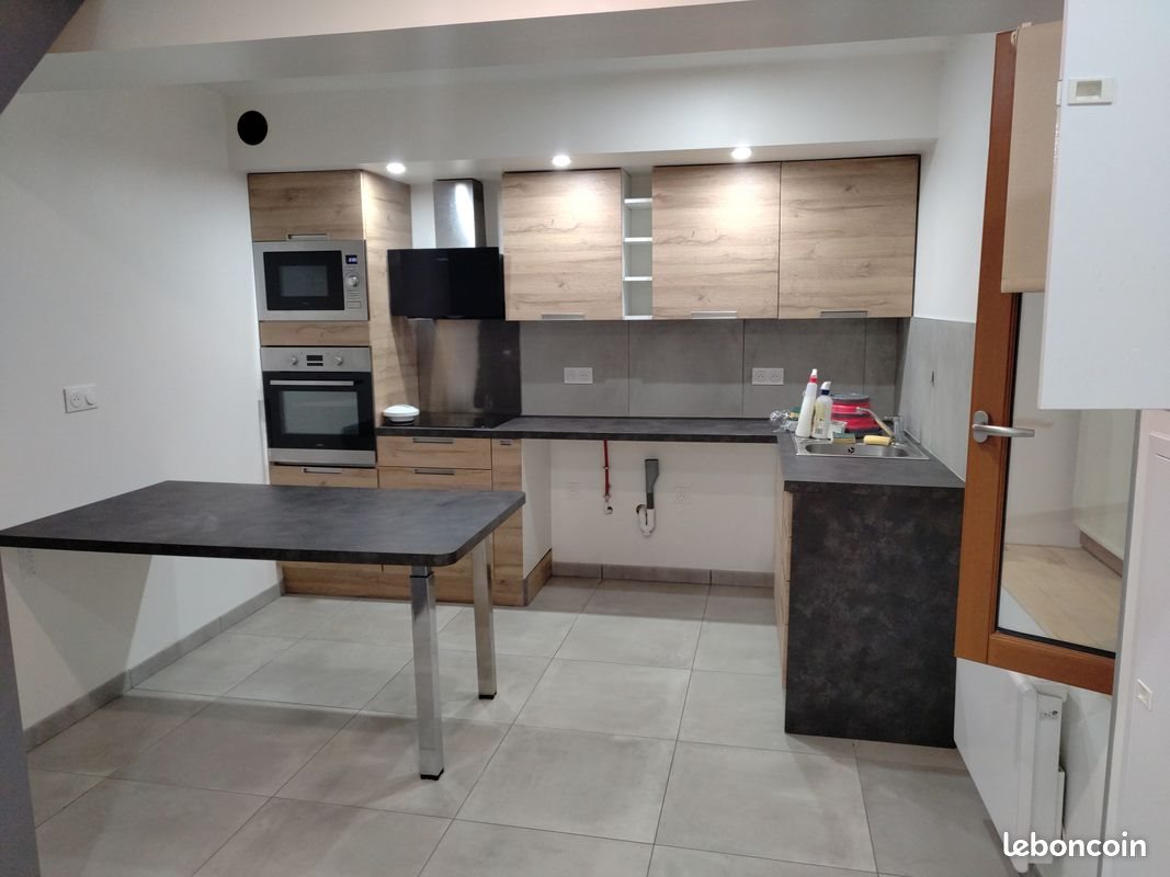 Appartement à louer, 59m², Briatexte