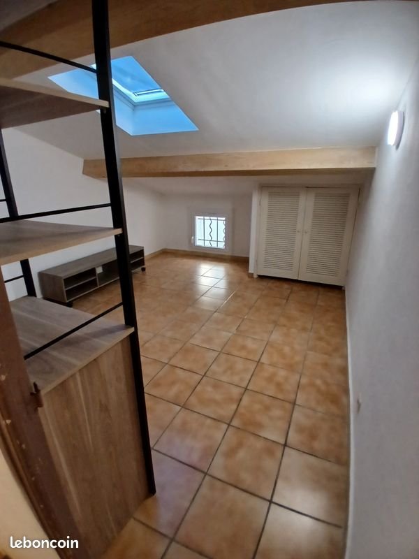 Maison à louer, 49m², Belgentier