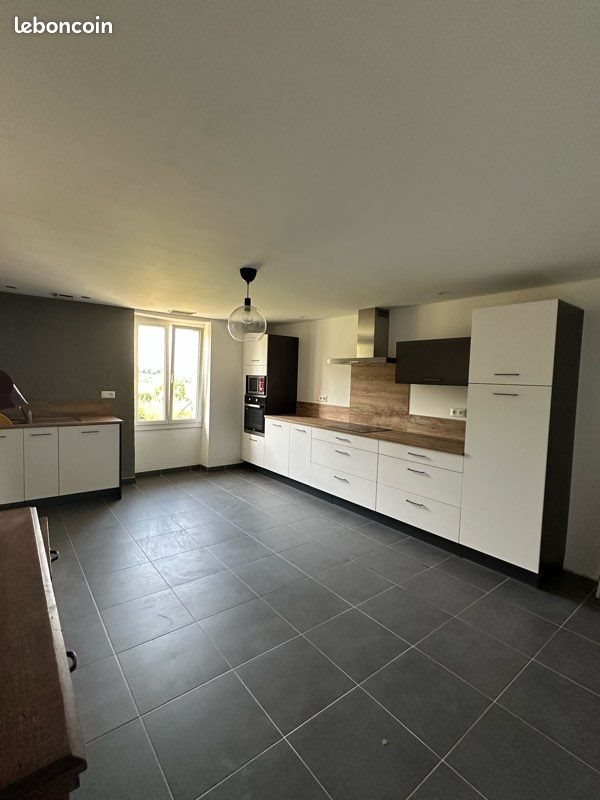 Maison à louer, 95m², Virazeil
