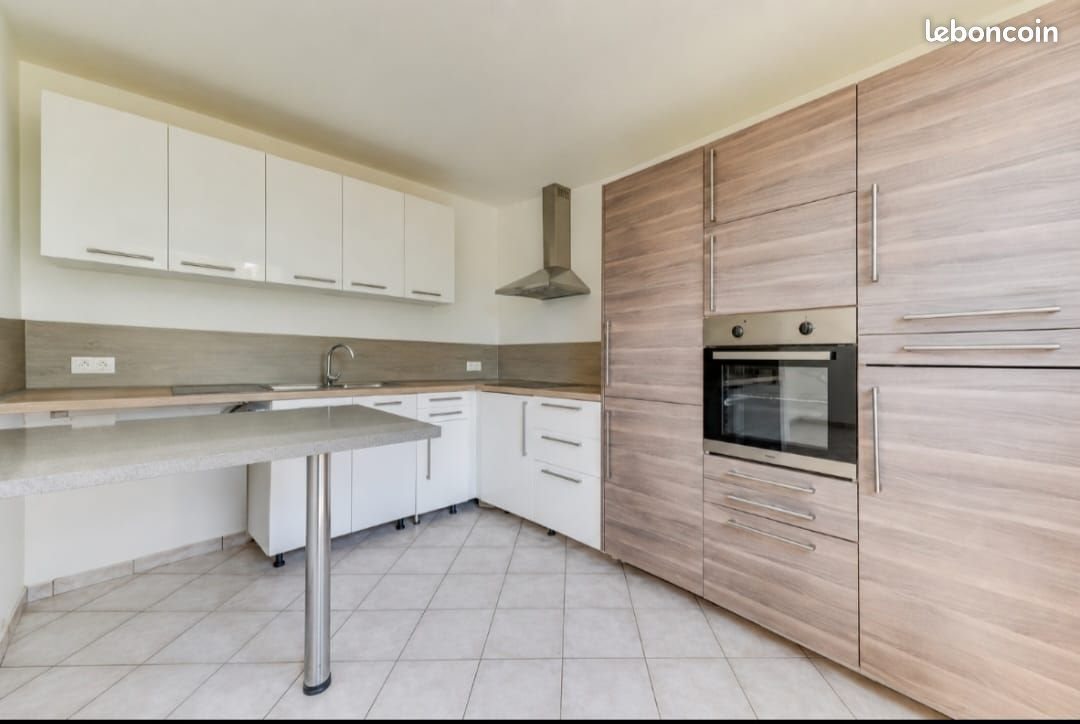 Appartement à louer, 100m², Saint-Priest