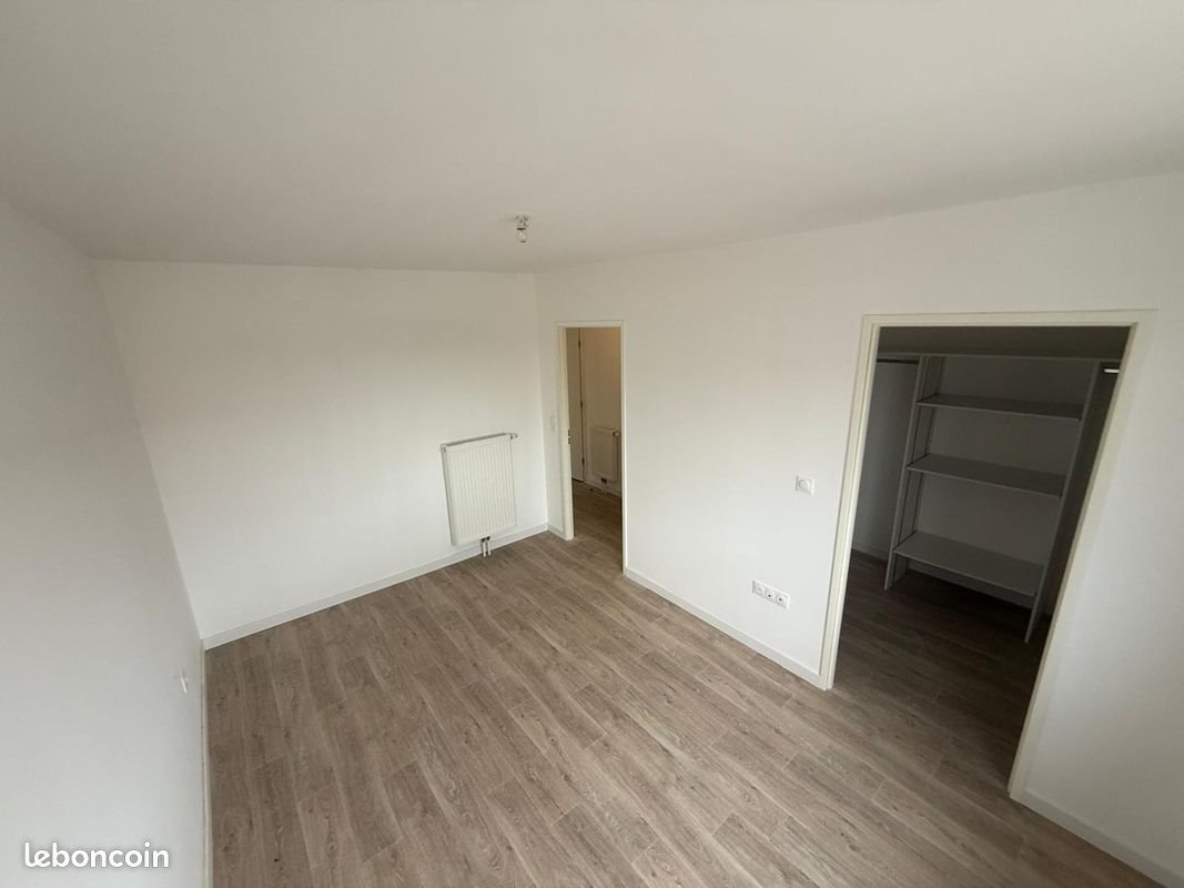 Appartement à louer, 55m², Râches