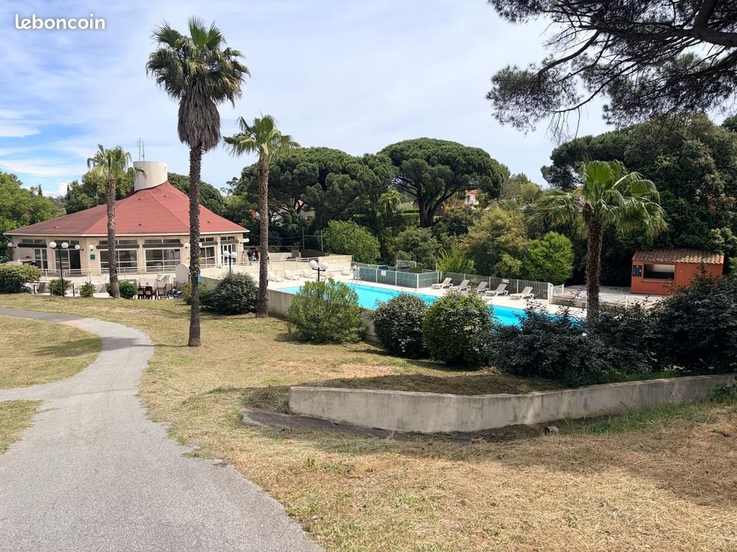 Maison à louer, 25m², Fréjus