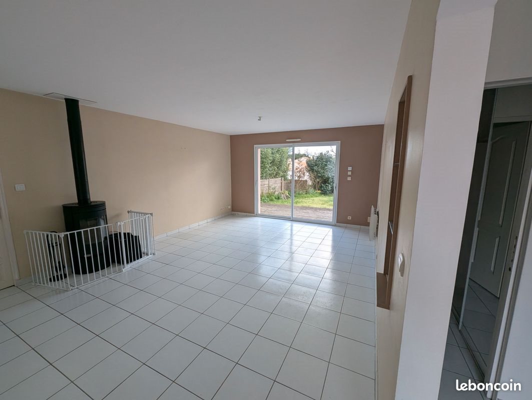 Maison à louer, 101m², Brains